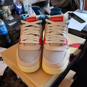 DS Size 9 Jordan 4 Guava Ice